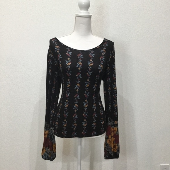 Willow & Root Tops - WILLOW & Root “Buckle” Tie In The Back Floral Print Long Sleeve Top